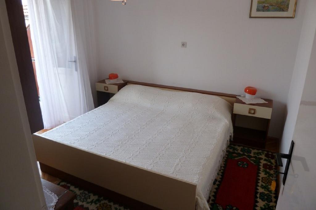Apartments Indira 로비스테 객실 사진
